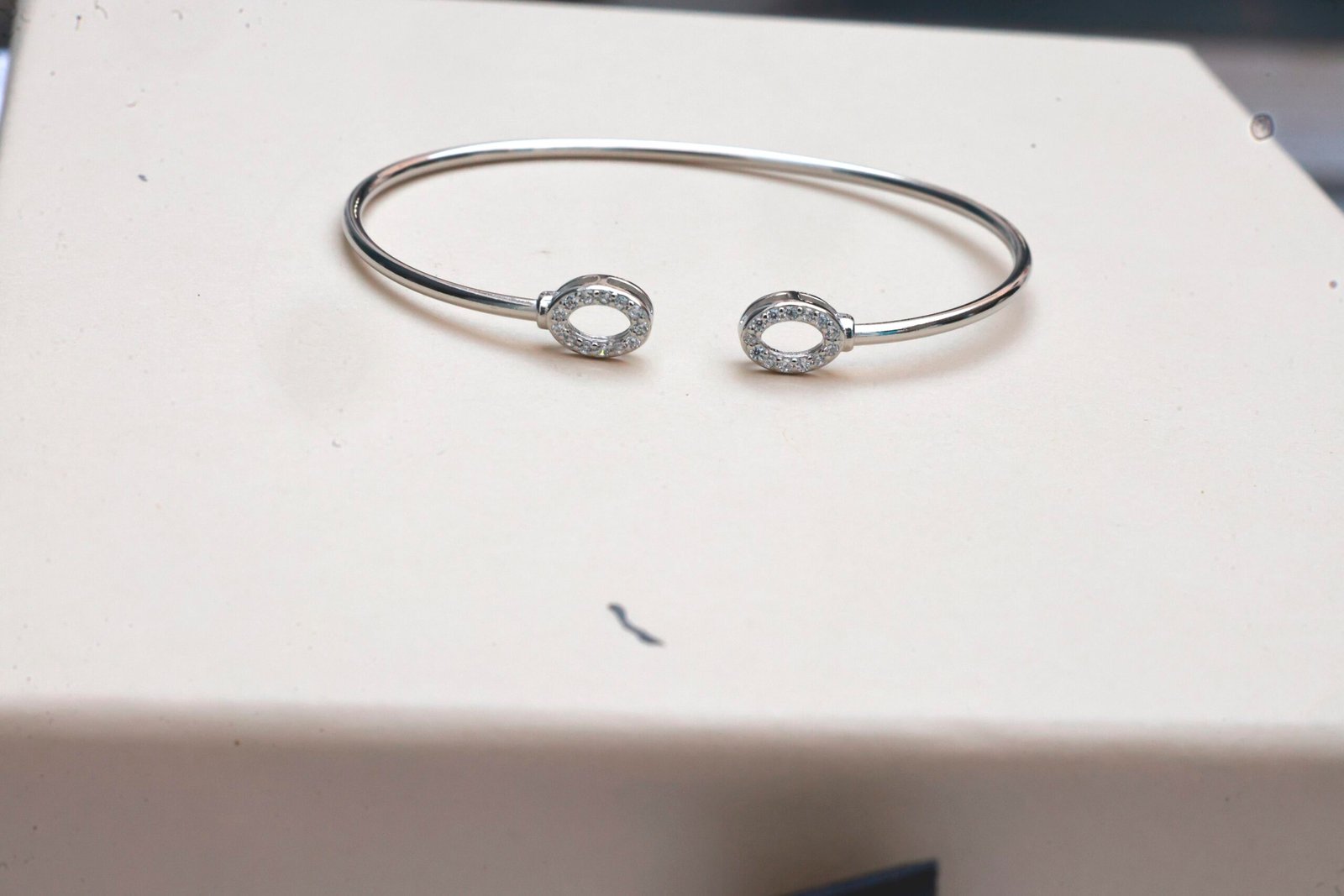 Gyary Halo Twin Circle Silver Cuff Bracelet