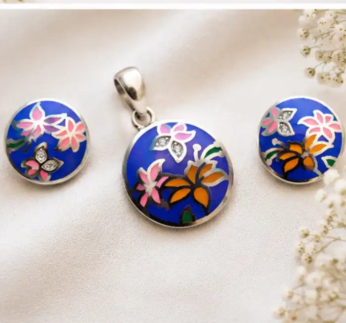Gyary Azure Bloom Necklace Set