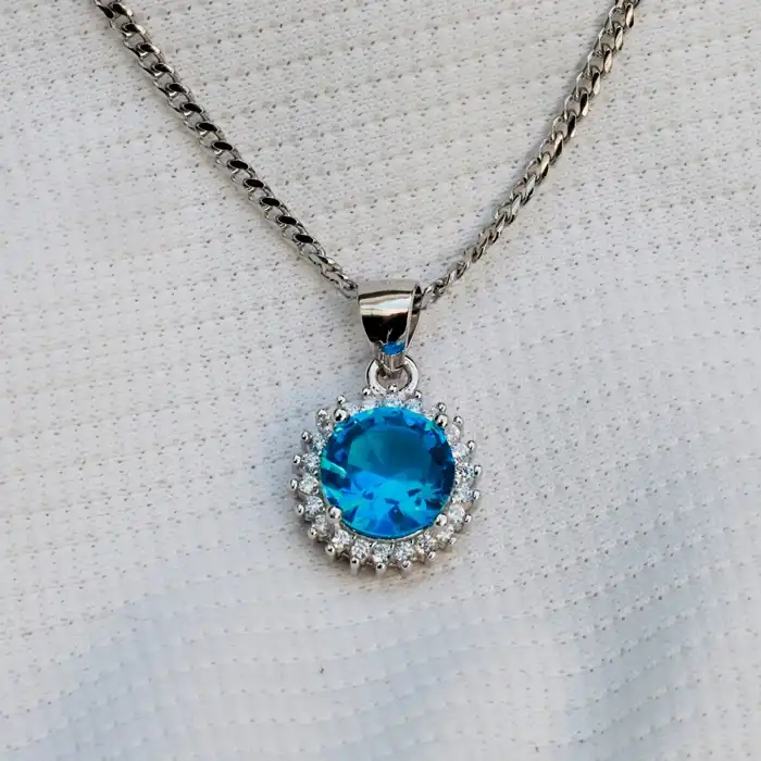Gyary Blue Round Halo Pendant