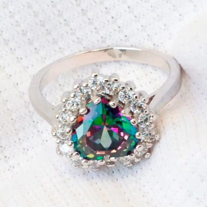 Gyary Mystic Prism Heart Ring