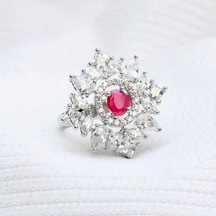 Gyary Scarlet Crown Ring