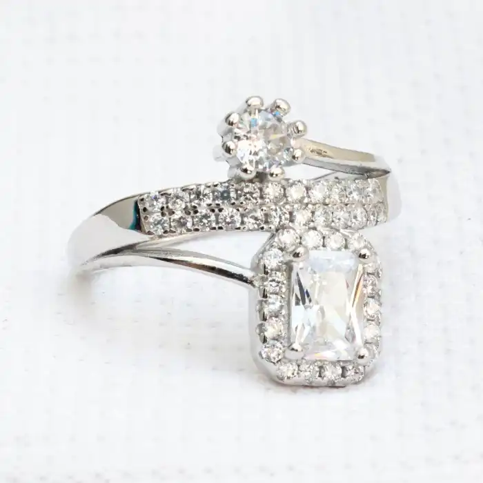 Gyary Regal Halo Wrap Ring