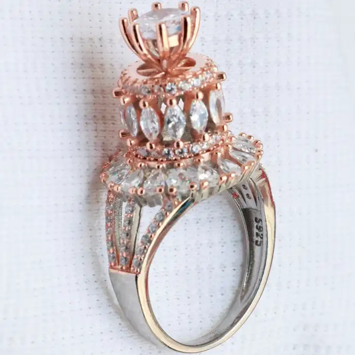 Gyary Regal Crown Ring