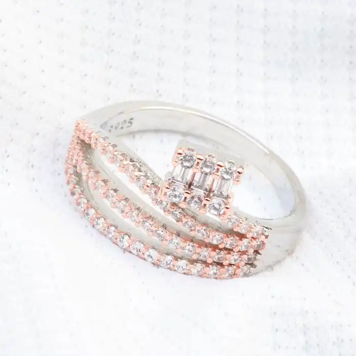 Gyary Luxe Wave Trio Ring