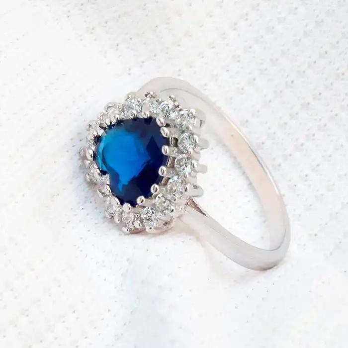 Gyary Sapphire Heart Halo Ring