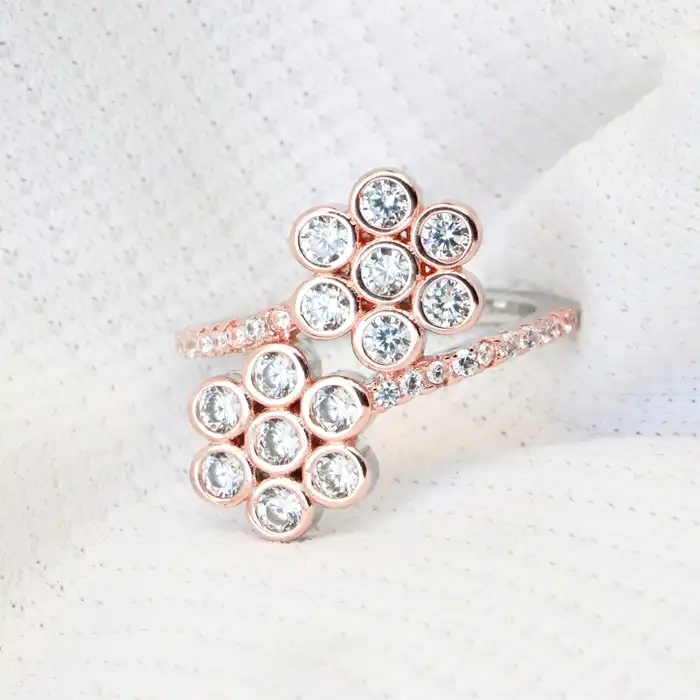 Gyary Blossom Spark Ring