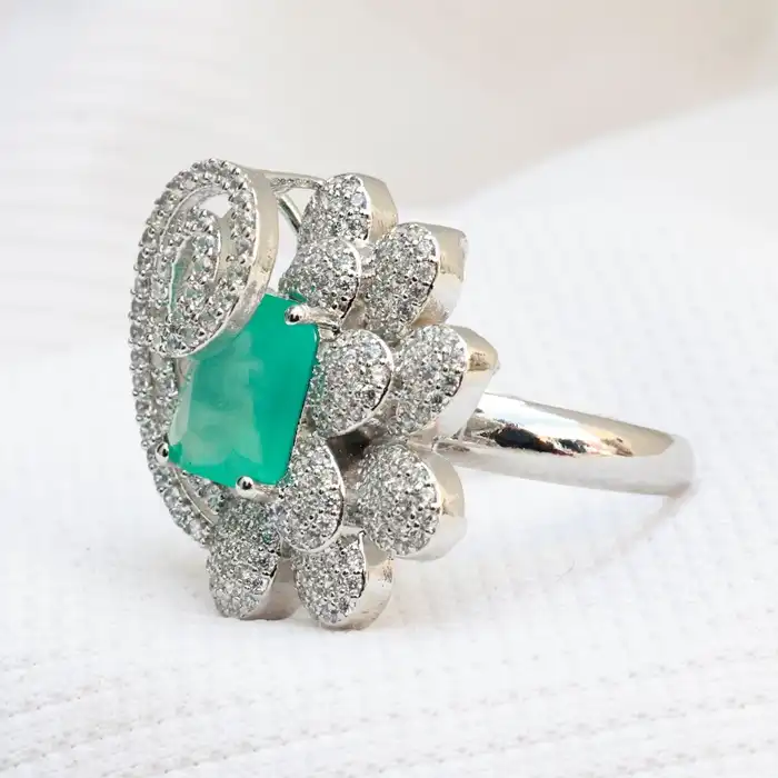 Gyary Verde Royale Ring
