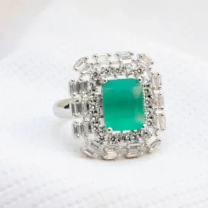Gyary Emerald Regent Ring