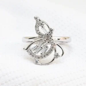 Gyary Crystal Flutter Ring