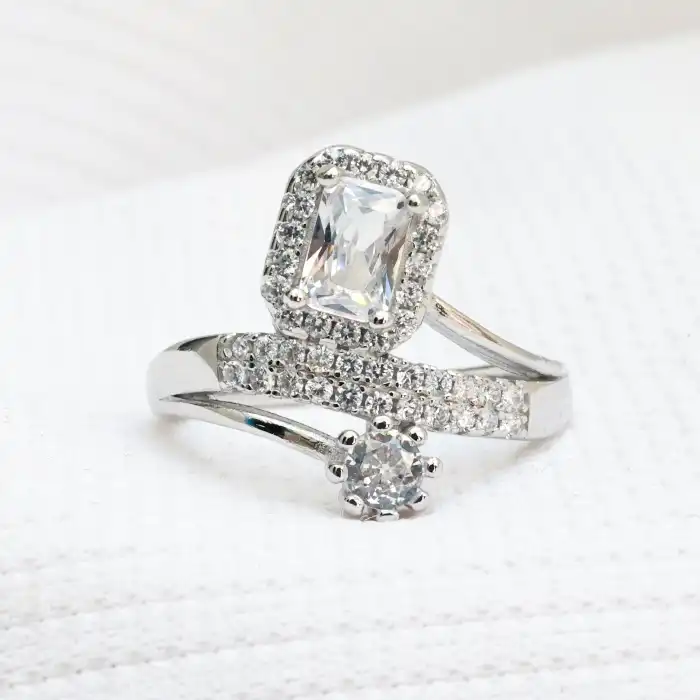 Gyary Regal Halo Wrap Ring