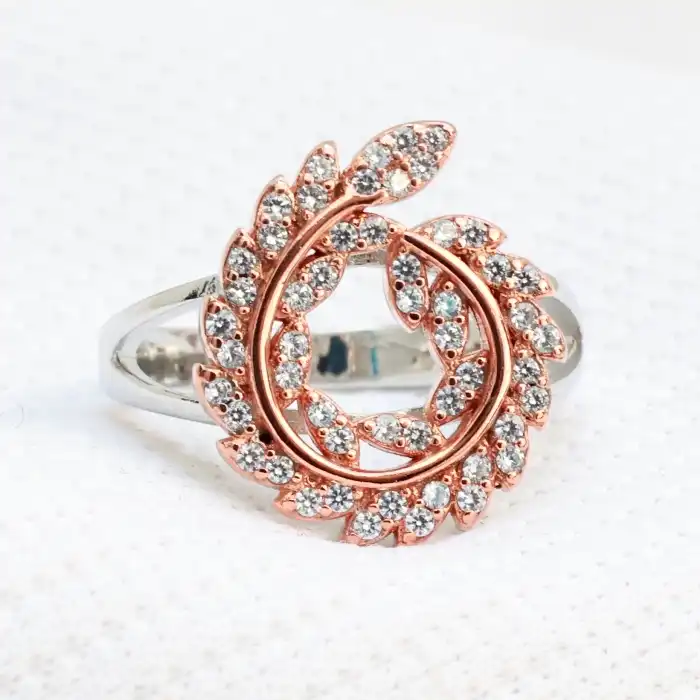 Gyary Rose Gold Laurel Halo Ring
