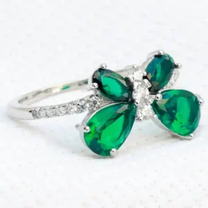 Gyary Emerald Bloom Ring