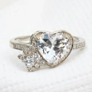 Gyary Crystal Heart Bloom Ring