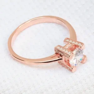 Gyary Rose Radiance Bar Ring