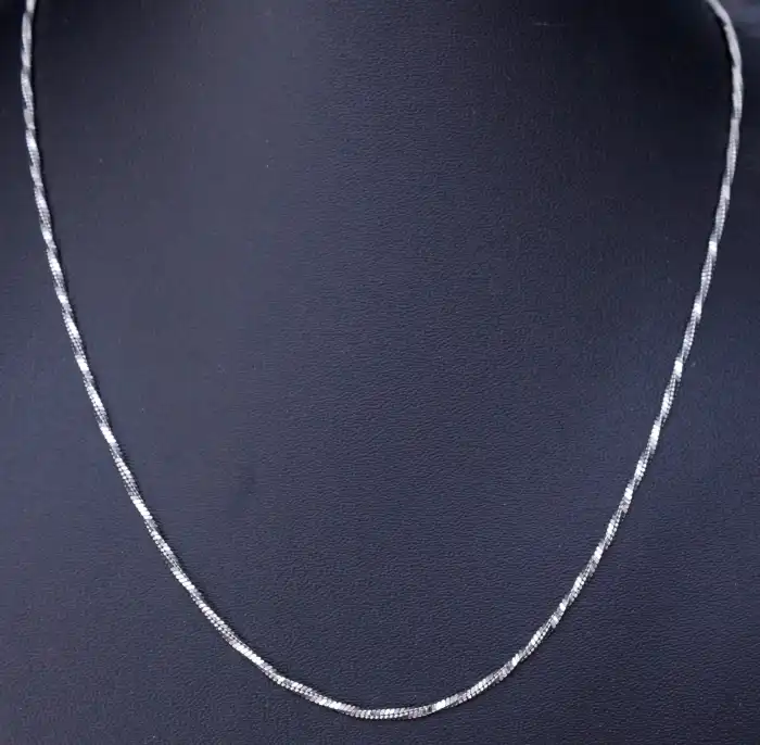 Gyary Luxe Diamond-Cut Silver Chain for Women