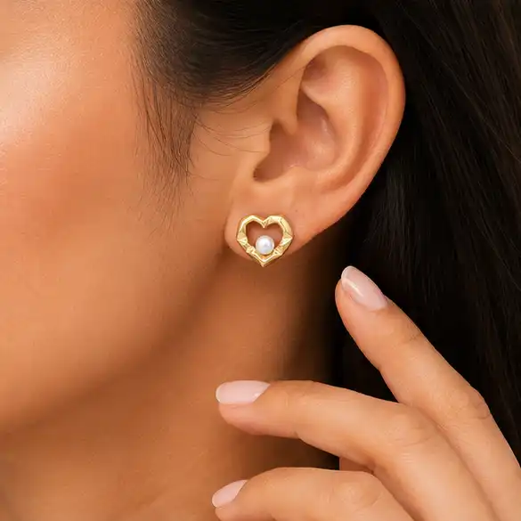 Gyary Pearl Heart Stud Earrings