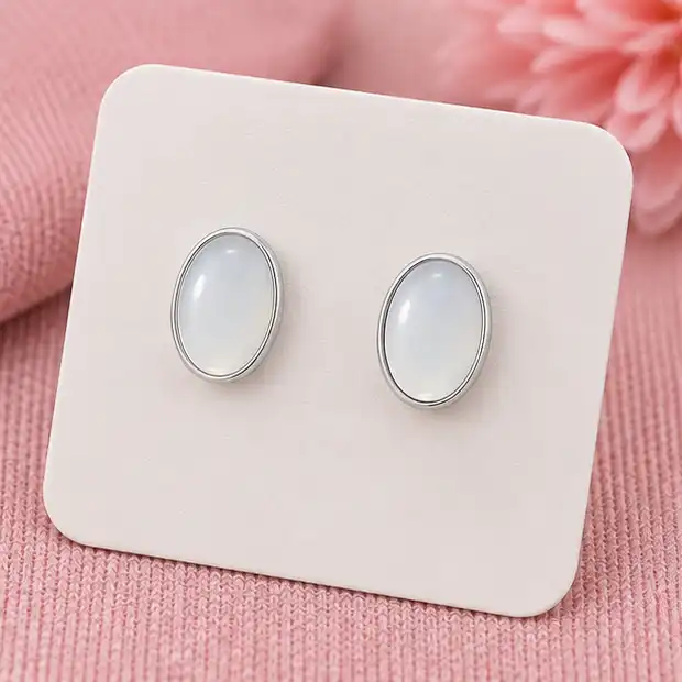Gyary Pearl Mist Oval Stud Earrings