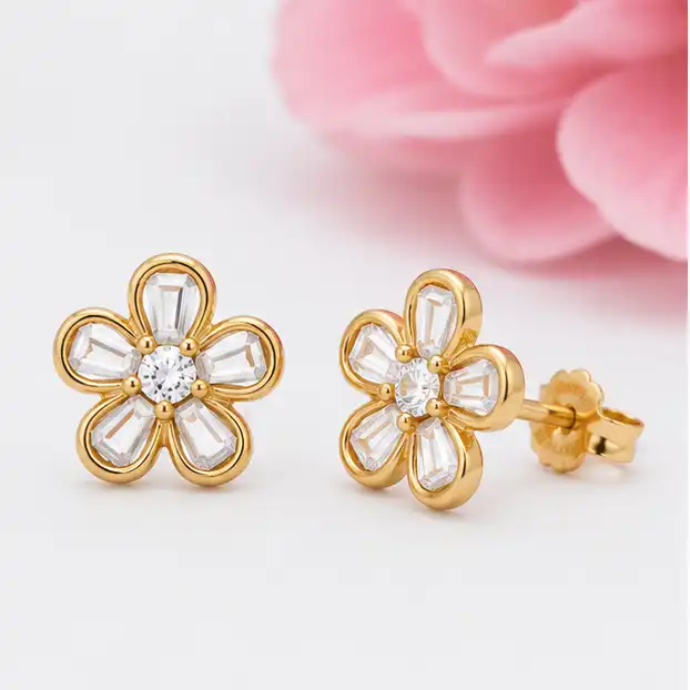 Gyary Daisy Bloom Stud Earrings