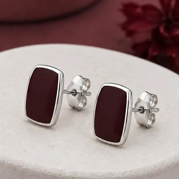 Gyary Crimson Elegance Stud Earrings