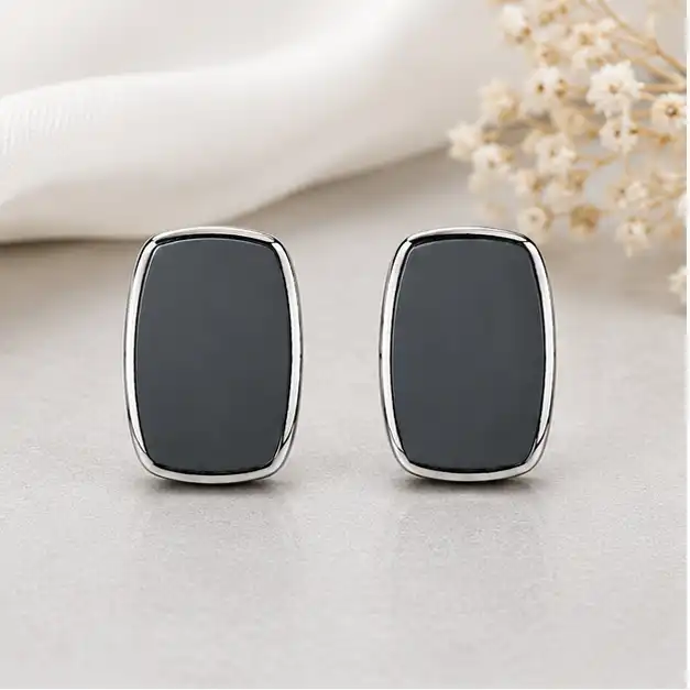 Gyary Midnight Elegance Stud Earrings