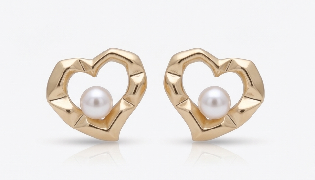 Gyary Pearl Heart Stud Earrings