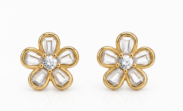 Gyary Daisy Bloom Stud Earrings