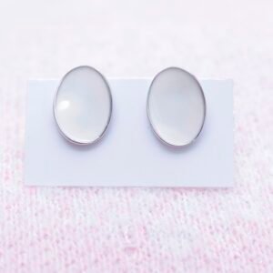 Gyary Pearl Mist Oval Stud Earrings