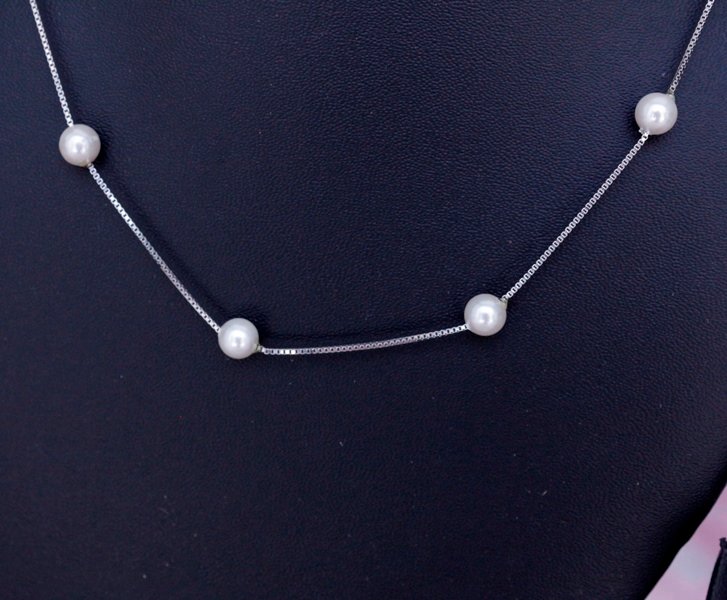 Gyary Pearl Aura Necklace
