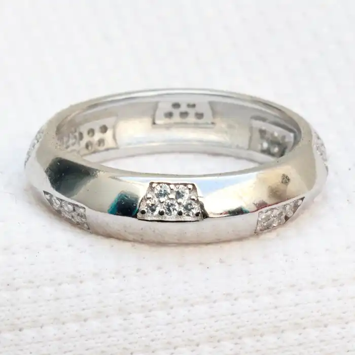 Gyary Men’s Sterling Silver Geometric CZ Band